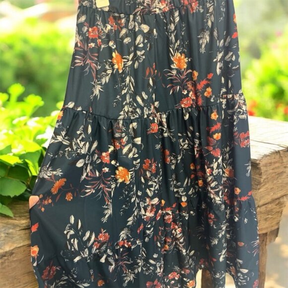 Floral Navy Maxi Skirt🌸 - Picture 2 of 2